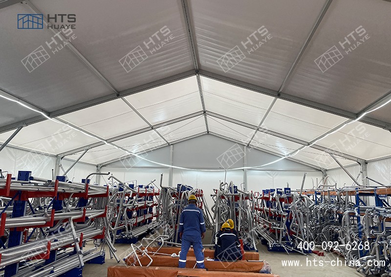 这座工业铝合金篷房用作仓储，，，，，由于沿海？？？？？？狗11级