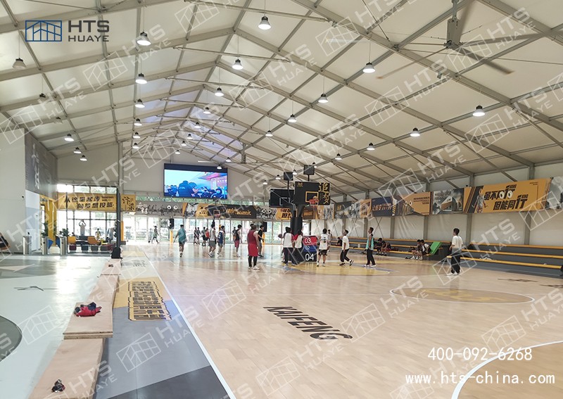 篷房式篮球馆给人们提供了一个方便快捷的篮球场地选择 篷房式篮球馆给人们提供了一个方便快捷的篮球场地选择