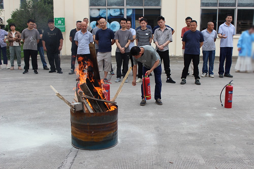 抖圈为du而生j构筑科技发展消防应急演练,,,,,,筑牢篷房出产安全防线 抖圈为du而生j构筑科技发展消防应急演练,,,,,,筑牢篷房出产安全防线